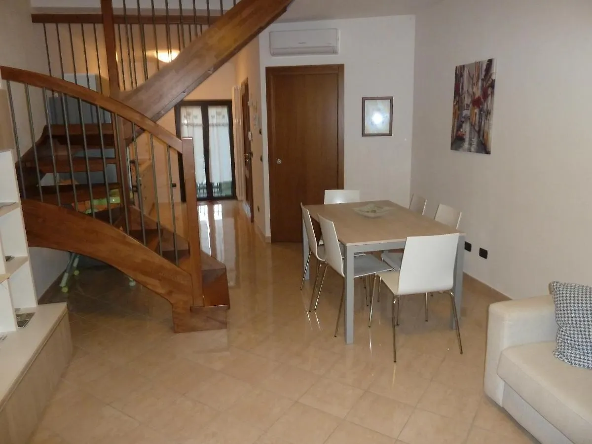 Casa Cuore - Love Pets - Fronte Ospedale Sacro Cuore Negrar 0*,  Italy